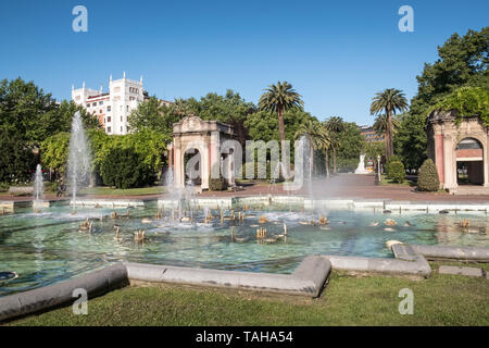 Garten und Springbrunnen in Doña Casilda Iturrizar Park, Bezirk Indautxu, Bilbao, Baskenland, Spanien Stockfoto