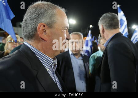 Thessaloniki, Griechenland. 24 rt Mai 2019. Der ehemalige griechische Premierminister Kostas Karamanlis besucht einen Wahlkampf Rallye der oppositionellen Partei Neue Demokratie, einen Tag vor der griechischen Lokalen und den Wahlen zum Europäischen Parlament. Griechenland wird den kommunalen und regionalen Wahlen gleichzeitig gedrückt, als die Wahlen zum Europäischen Parlament am 26. Mai, durch allgemeine Wahlen voraussichtlich im Oktober 2019 zu nehmen. Credit: Orhan Tsolak/Alamy leben Nachrichten Stockfoto