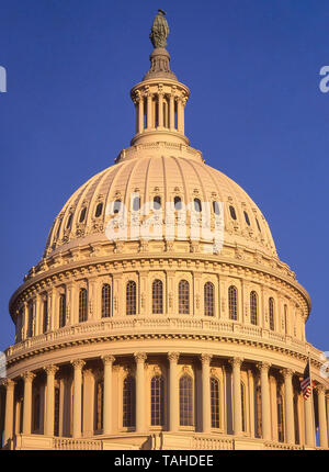 Das United States Capitol Building in der Abenddämmerung, Kapitol, Washington DC, Vereinigte Staaten von Amerika Stockfoto