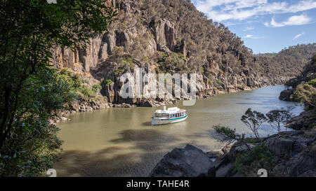 Vergnügungsboot in der Cataract Gorge, Launceston, Tasmanien Stockfoto