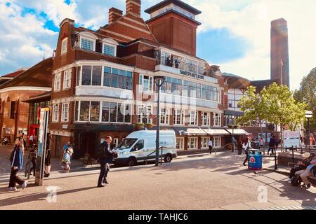 London, UK, 21. Mai 2019: Südufer der Themse. Shakespeare Globe Public House. Stockfoto