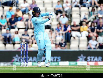 England's Jason Roy Fledermäuse während der ICC Cricket World Cup Warm up Match am Hampshire Schüssel, Southampton. Stockfoto