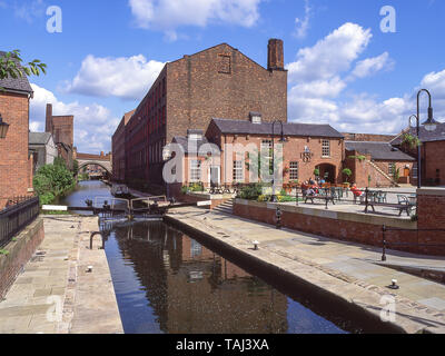 Am Kanal gelegenes Pub, Bridgewater Canal, Castlefields, Manchester, Greater Manchester, England, Vereinigtes Königreich Stockfoto