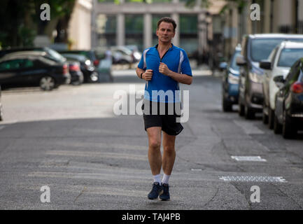 Außenminister Jeremy Hunt Joggen in der Nähe von Residence der Außenminister in London, danach startete er mit seinem Angebot, Führer der Konservativen Partei und Premierminister dieses Wochenende geworden. Stockfoto