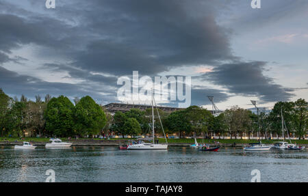 Die Stadt Cork, Cork, Irland. 25 Mai, 2019. Ein Teil der Flotte von Sportboote, die den Fluß Lee der Sänger Rod Stewart's Konzert in Pairc Ui Chaoimh in Cork, Irland, zu hören. Stockfoto