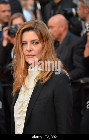 Cannes, Frankreich. 25 Mai, 2019. CANNES, Frankreich. Mai 25, 2019: Chiara Mastroianni bei der Schließung Gala Premiere des 72nd Festival de Cannes. Foto: Paul Smith/Alamy leben Nachrichten Stockfoto