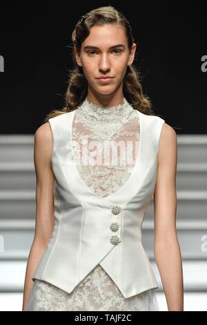 Turin. HOAS Veranstaltung: Carlo Pignatelli fashion show im Foto: Modell Stockfoto