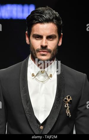 Turin. HOAS Veranstaltung: Carlo Pignatelli fashion show im Foto: Modell Stockfoto