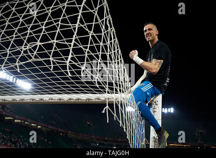 Sevilla, Spanien. 25 Mai, 2019. Fussball: King Cup 2018/19: Jaume Domenech von Valencia feiert nach dem Gewinn der Copa Finale zwischen dem FC Barcelona vs Valencia CF an Benito Villamarin Stadion in Sevilla, Spanien, 25. Mai 2019. Credit: Pablo Morano/LBA/Alamy leben Nachrichten Stockfoto