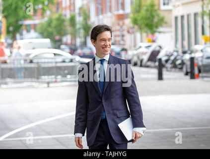 Konservative Parteichef Kandidat, Rory Stewart, Minister für Internationale Entwicklung, kommt bei den BBC Studios auf 'Pienaar der Politik' zu erscheinen. Stockfoto