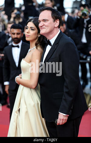 Cannes, Frankreich. 25 Mai, 2019. Daniella Pick und Quentin Tarantino kommt zur Premiere von "CÉRÉMONIE DE CLOTURE/HORS NORMES" während der 2019 Cannes Film Festival am 25. Mai 2019 im Palais des Festivals in Cannes, Frankreich. (Credit: Lyvans Boolaky/Image Space/Medien Punch)/Alamy leben Nachrichten Stockfoto