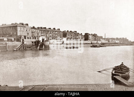 Ein aus dem späten 19. Jahrhundert mit Blick auf den Hafen von Hartlepool, einer Stadt an der Nordseeküste in der Grafschaft Durham, England. Nach einer Bahnverbindung von Norden von Süden Durham Kohle Felder hergestellt wurde, eine zusätzliche Verbindung von Süden, im Jahre 1835, zusammen mit einem neuen Hafen, führte zu weiteren industriellen Expansion und der Beginn einer Schiffbau. Stockfoto