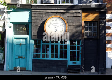 World's End ist eine kleine Krumme suchen Shop auf der Kings Road, Chelsea, London. Stockfoto