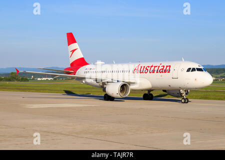 Stuttgart/Deutschland, 22. August 2019: Austrian Airlines Airbus A 320-214 am Flughafen Stuttgart. Stockfoto