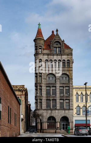 Wheeling, West Virginia/USA - März 7, 2019: Historische professionelle Building (ursprünglich der City Bank Gebäude) wurde im Jahr 1891 gebaut. Dieses 6-stöckige, Victo Stockfoto