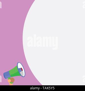 Die Hälfte Teil leer riesigen Ballon leerer Text mit kleinen Megaphon. Ankündigung Stock Vektor Die Hälfte Teil leer riesigen Ballon leerer Text mit kleinen Megaphon. Ankündigung Stock Vektor