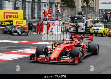 Monte Carlo / Monaco - 26/05/2019 - #5 Sebastian Vettel (GER, Ferrari, SF 90) Vor#77 Valtteri Bottas (FIN, Mercedes, W10) während der F1 Monaco G Stockfoto