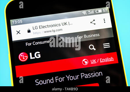Berdyansk, Ukraine - 14. Mai 2019: Illustrative Editorial von LG International Website Homepage. LG International Logo sichtbar auf dem Bildschirm "Telefon" Stockfoto