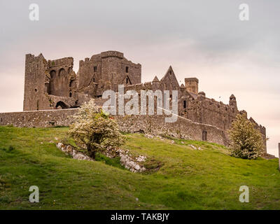 Die berühmten Ruinen von Rock Of Cashel in Irland - Reise Fotografie Stockfoto