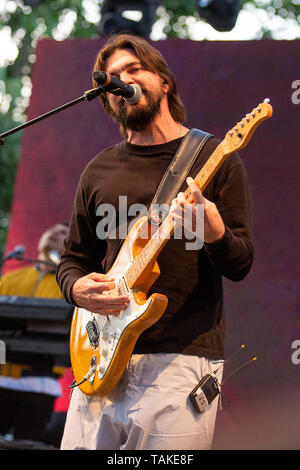 Mai 25, 2019 - Napa, Kalifornien, USA - Latin Musiker JUANES (JUAN ESTEBAN ARISTIZABAL VASQUEZ) während der BottleRock Music Festival in Napa, Kalifornien (Bild: © Daniel DeSlover/ZUMA Draht) Stockfoto