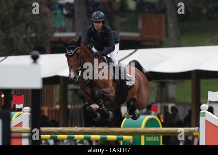 Roma, Italien. 26 Mai, 2019. Rom, Italien 26/05/2019 Piazza di Siena 87 CSIO 5* Piazza di Siena Rolex Grand Prix Roma2019 Laura Kraut (USA) auf neugierige George Credit: Giuseppe Pino Fama/Pacific Press/Alamy leben Nachrichten Stockfoto