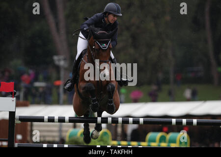 Roma, Italien. 26 Mai, 2019. Rom, Italien 26/05/2019 Piazza di Siena 87 CSIO 5* Piazza di Siena Rolex Grand Prix Roma2019 Laura Kraut (USA) auf neugierige George Credit: Giuseppe Pino Fama/Pacific Press/Alamy leben Nachrichten Stockfoto