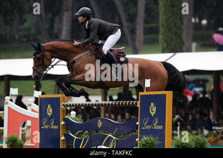 Roma, Italien. 26 Mai, 2019. Rom, Italien 26/05/2019 Piazza di Siena 87 CSIO 5* Piazza di Siena Rolex Grand Prix Roma 2019 Daniel BLUMAN auf LADRIANO Z Sieger der Credit: Giuseppe Pino Fama/Pacific Press/Alamy leben Nachrichten Stockfoto