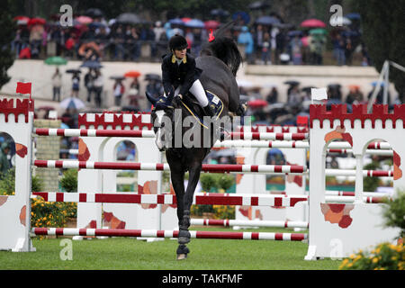 Roma, Italien. 26 Mai, 2019. Rom, Italien 26/05/2019 Piazza di Siena 87 CSIO 5* Piazza di Siena Rolex Grand Prix Roma2019 Edwina TOPS - ALEXANDER (AUS) auf EGO VAN ORTI Credit: Giuseppe Pino Fama/Pacific Press/Alamy leben Nachrichten Stockfoto