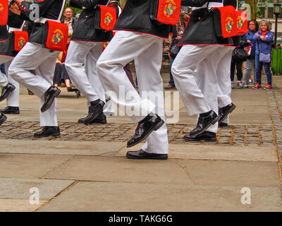 New York - USA, 21. Mai - 2015 US-Marines Corps Band während der Demonstration für die Öffentlichkeit am Bryant Park für Marine Tag während der Flotte Wee Stockfoto