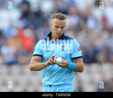 SOUTHAMPTON, England. 25. MAI 2019: Tom Curran von England während des England v Australia, ICC Cricket World Cup warm up übereinstimmen, an der Ageas Schüssel, Southampton, England. Stockfoto