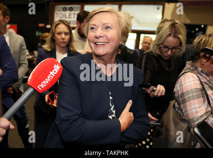 Fine Gael Kandidat Frances Fitzgerald kommt an der count Zentrum im RDS, Dublin, wie bei der Auszählung der Stimmen bei der Europawahl fort. Stockfoto