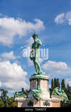 Nachbildung von Michelangelos Statue des David in die Piazzale Michelangelo in Florenz Stockfoto