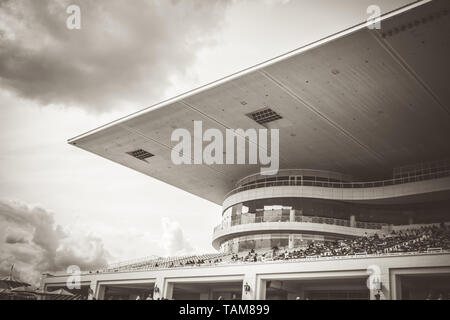 Arlington Internationale Pferderennbahn ist eine Pferderennbahn, 1927 eröffnet, ist das Aus Arlington Heights, IL basieren und durch Churchill Downs. Stockfoto