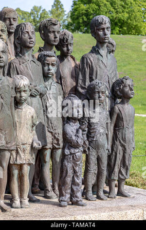 Památník dětským obětem války, Památník Lidice (vyhlazení 10.6. 1942), Lidice, Středočeský kraj, Česká republika/Gedenkstätte Lidice, Dorf Lidice (ein Stockfoto