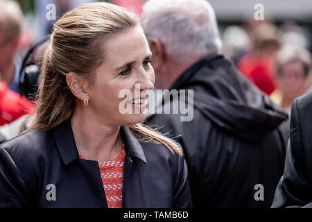 Dänemark, Esbjerg - Mai 25., 2019. Mette Frederiksen, dänischen sozialdemokratischen Führer und Politiker, während einer Kampagne als Teil der 2019 - Wahlen in Dänemark gesehen. (Foto: Gonzales Foto - Kim M. Leland). Stockfoto