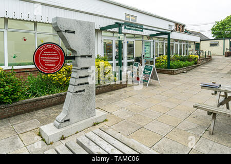 Transport Vertrauen Erbe Zeichen an Romney, Hythe und Dymchurch Light Railway Station in New Romney Kent England Großbritannien Stockfoto