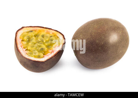Früchte der Leidenschaft Obst isoliert auf weiss Stockfoto