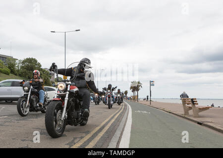 Southend On Sea, Großbritannien. 26 Mai, 2019. Eine motorcycly Club an der Küste von Westcliff on Sea. Szenen in Leigh und Southend On Sea, Essex, als Leute, die lange Wochenende zu genießen. Penelope Barritt/Alamy leben Nachrichten Stockfoto