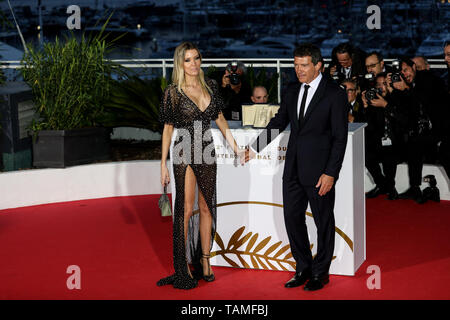 Cannes, Frankreich. 25 Mai, 2019. Nicole Kimpel und Antonio Banderas auf LES LAURÉATS DU 72e Festival de Cannes Photocall während des Cannes Film Festival 2019 am 25. Mai 2019 im Palais des Festivals in Cannes, Frankreich. (Credit: Lyvans Boolaky/Image Space/Medien Punch)/Alamy leben Nachrichten Stockfoto