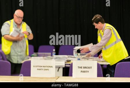 Edinburgh, Großbritannien. 26 Mai, 2019. Die Auszählung der Stimmen in der Wahl zum Europäischen Parlament für die Stadt Edinburgh Zählbereich erfolgt bei EICC, Morrison Street, Edinburgh. Credit: Rich Dyson/Alamy leben Nachrichten Stockfoto