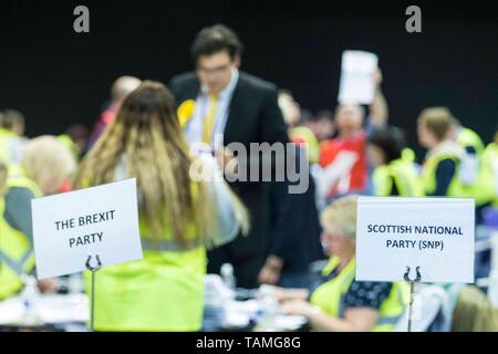 Edinburgh, Großbritannien. 26 Mai, 2019. Die Auszählung der Stimmen in der Wahl zum Europäischen Parlament für die Stadt Edinburgh Zählbereich erfolgt bei EICC, Morrison Street, Edinburgh. Credit: Rich Dyson/Alamy leben Nachrichten Stockfoto