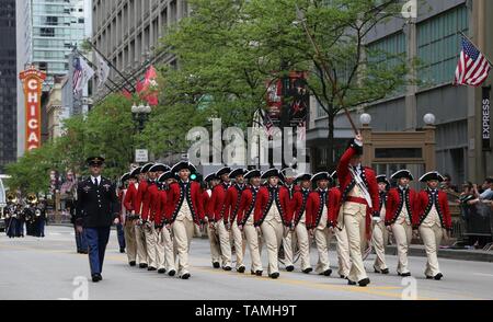 Chicago, USA. 25 Mai, 2019. Die Teilnehmer nehmen an den Memorial Day Parade in Chicago, USA, am 25. Mai 2019. Der Gedenktag ist ein Urlaub in den Vereinigten Staaten für die Erinnerung an die Menschen, die gestorben sind, während in der bewaffneten Kräfte des Landes dienen. Credit: Wang Qiang/Xinhua/Alamy leben Nachrichten Stockfoto