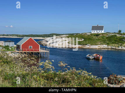 September 5, 2005 - Peggy's Cove, Halifax Regional Municipality, Kanada - Peggy's Cove, ein rustikales unbebaute ländliche Gemeinde auf dem östlichen Ufer der St. Margarets Bay in Nova Scotias Halifax Regional Municipality, ist eine große touristische Attraktion. Den Aufstellungsort von iconic Peggy's Point Lighthouse (1868), Tourismus Angeln in der wirtschaftlichen Bedeutung überholt hat. Credit: Arnold Drapkin/ZUMA Draht/Alamy leben Nachrichten Stockfoto