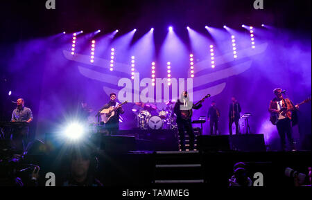 Napa Valley, USA. 26 Mai, 2019. Napa, Kalifornien, 26. Mai 2019, Mumford und Söhne auf der Bühne des 2019 Flasche Rock Festival, Tag 3 BottleRock Credit: Ken Howard/Alamy leben Nachrichten Stockfoto