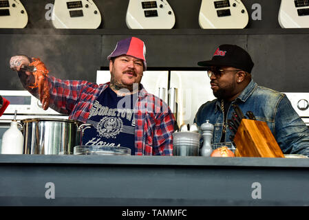 Napa Valley, USA. 26 Mai, 2019. Napa, Kalifornien, 26. Mai 2019, Chef Matty Matheson und Big Boi auf der Williams & Sonoma kulinarische Bühne am 2019 Flasche Rock Festival, Tag 3 BottleRock Credit: Ken Howard/Alamy leben Nachrichten Stockfoto