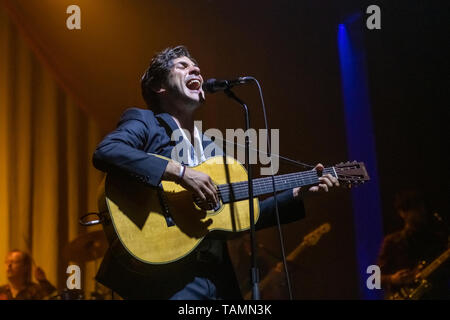 Dublin, Irland. 26 Mai, 2019. Englisch Solo Akustik Sänger Jack Savoretti gesehen auf der Bühne im Dubliner Olympia Theatre. Credit: SOPA Images Limited/Alamy leben Nachrichten Stockfoto