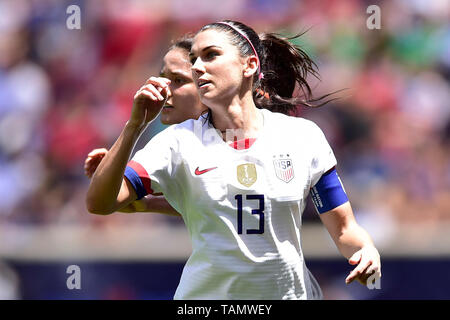 Harrison, New Jersey, USA. 26 Mai, 2019. Von uns Frauen Nationalmannschaft freuen ALEX MORGAN (13) bei Red Bull Arena in Harrison, New Jersey USA gesehen wird Niederlagen Mexiko 3 bis 0 Credit: Brooks Von Arx/ZUMA Draht/Alamy leben Nachrichten Stockfoto