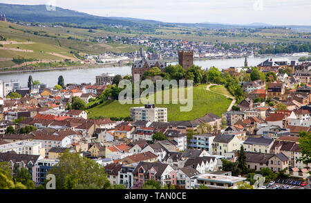 Die Burg Klopp in Bingen, Blick auf Rüdesheim auf der anderen Seite des Rheins, Oberes Mittelrheintal, Rheinland-Pfalz, Deutschland Stockfoto