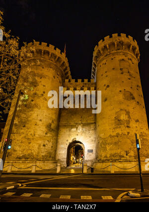 Der Ostalbkreis Tor ist Teil der christlichen Wand in Valencia, Spanien Stockfoto