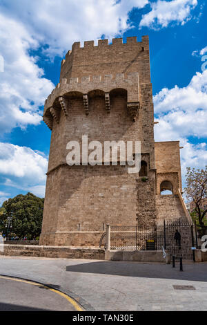 Der Ostalbkreis Tor ist Teil der christlichen Wand in Valencia, Spanien Stockfoto